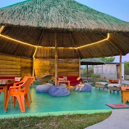 Nirvana Bamboo Houses & Dive Resort Moalboal Exterior foto